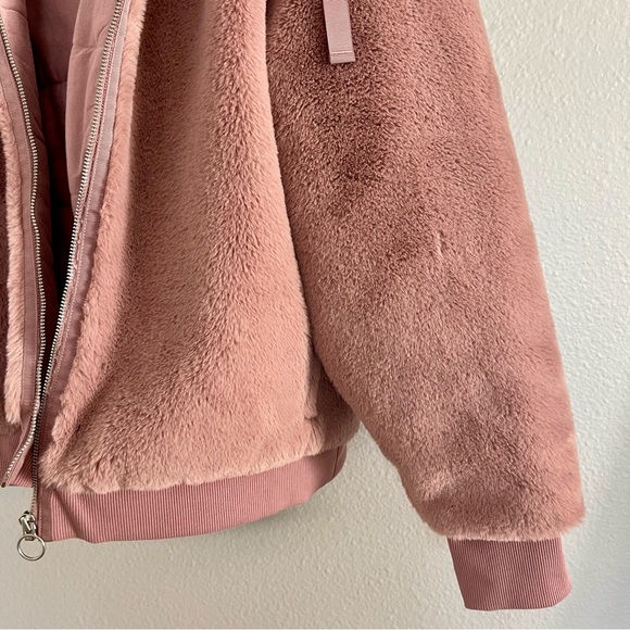 ATHLETA Cozy Soft Pink Faux Fur Front Zipper Jacket - Picture 5 of 10
